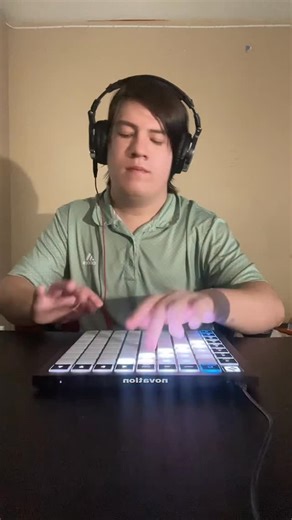 Kai unlimited 🛸 on Instagram: "#rocknroll #dubstep #skrillex #viral (Project file by denking) we hit 10k on TikTok lesgooo"