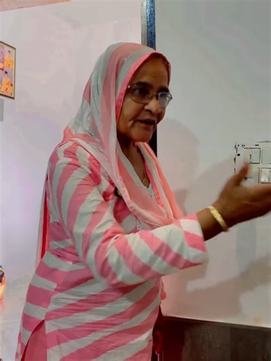 beta souit kaisa hai 🤪🤩😡#beautiful #100kviews #viralvideo #beautifulgirl #foru