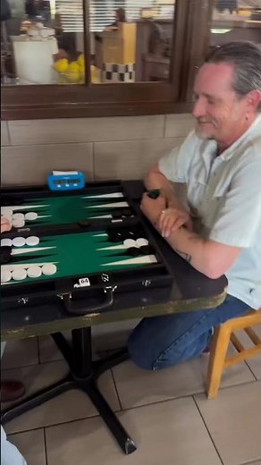 Eric vs Ivan - EPIC #Backgammon CLASH [Wycliffe Brothers board]! 🎲🎲