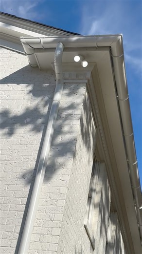 Elegant Historical White 6inch Half-Round Guttering System ⭐️⭐️⭐️⭐️⭐️ | KY Gutter Pro & Specialty Roofing Systems