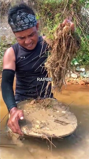 This Grass Reveals Hidden Gold Treasure! 😱🌿💰 #shorts