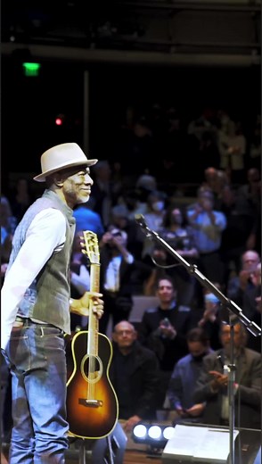 46K views · 1.9K reactions | A little behind the scenes look before the encore… | Keb' Mo' | Facebook