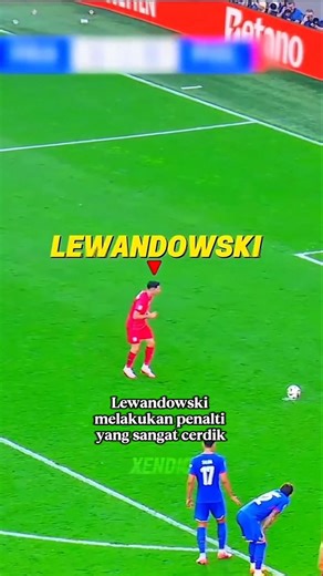 LEWANDOWSKI MELAKUKAN PINALTI JENIUS 🤯 #shorts
