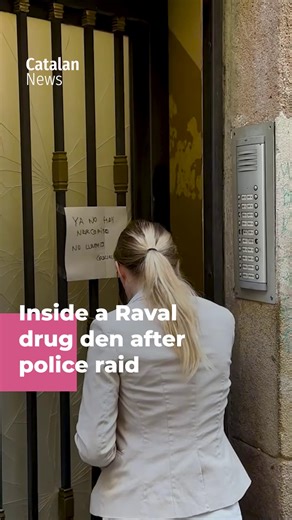 🎥 | Inside a drug den in Barcelona's Raval after a record-time eviction Neighbors report a rise in drug flats, while city council says numbers have fallen from 100 to 10 in seven years More: https://bit.ly/46MuAG9 | Catalan News