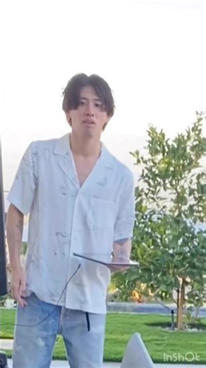 ONE OK ROCK Taka’s reaction to Ryota cutting his hair #oneokrock #taka #takahiromoriuchi #shorts