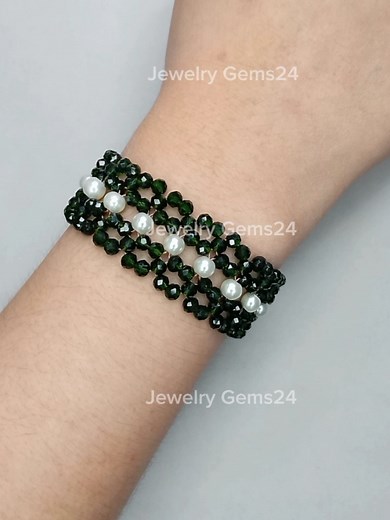 Crafting Stunning Bracelets with Crystal Beads and Pearls