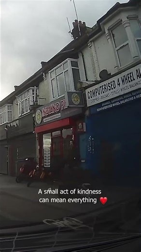 Strangers Step In to Help Someone in Need ❤️