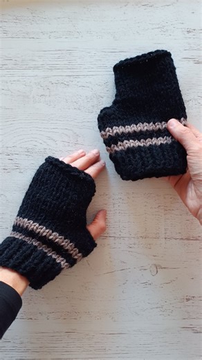 Hilados Malen ®️ | ¡Nuevo tutorial gratis en Youtube! Mitones❄️(Desplegá info👉) En dos agujas, rapidísimo y con poquito hilado....ideal para ve der o regalar... | Instagram