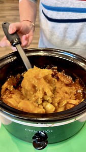 Easy dessert is perfect for Fall I make an easy carmel apple cake in the crockpot everyone is sure to love! | Kailee’s Kitchen