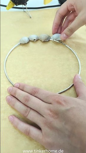 Maritime decoration: DIY shell rings