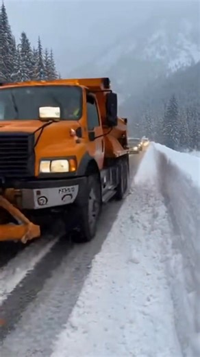 Here’s a look at road conditions along U.S. Route 2 at Stevens Pass. Snowplows are hard at work as heavy snow continues Jessica A Stutzman #fblifestyle #usa #followersreels #trendingreelsvideo #reelschallenge #everyonefollowers #photo #love #viralchallenge #funnyreels #ContentMonetization #adsonreels #instreamadsmonetization #followersreelsfypシ゚viralシfypシ゚viralシalシ #foryoupagereels #followme #followme #follower #followforfollowback #StarMaker #viralchallenge #videoviralシ #followersreels #trendin