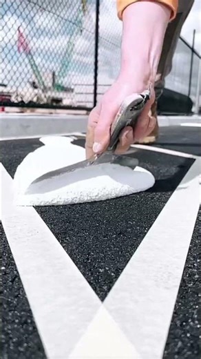 finishing process of asphalt road construction