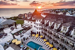 13 Quirky & Beautiful Road Trip Stops in Florida’s Most Underrated Destination