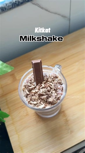 3-Ingredient KitKat Shake 😍 | Easy Chocolate Milkshake Recipe #milkshake #drizkitchen #kitkat