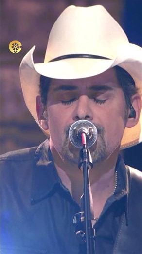 "She's Everything" by Brad Paisley // Opry LIVE