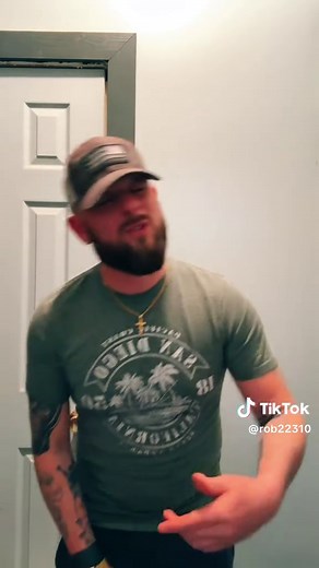 Sleepless in a Hotel Room: Luke Combs Lyrics