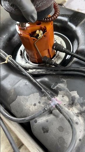 GMC Envoy FUEL PUMP is DONE ⛽️🙁 #kevinnadeau #gmcenvoy #shorts