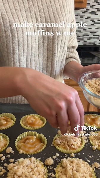 Delicious Caramel Apple Muffin Recipe to Satisfy Your Cravings