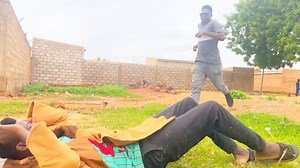 Bonjour la famille comment vous allez regardez | Ablo One officiel