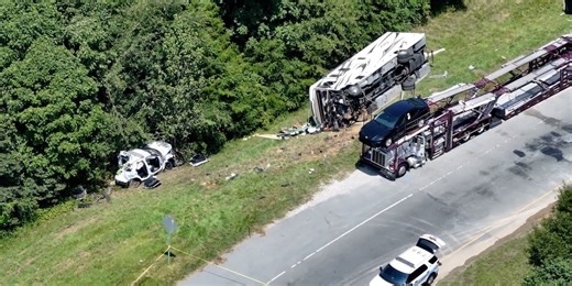 1 dead, 2 police officers hurt after crash on I-485 ramp in northwest Charlotte