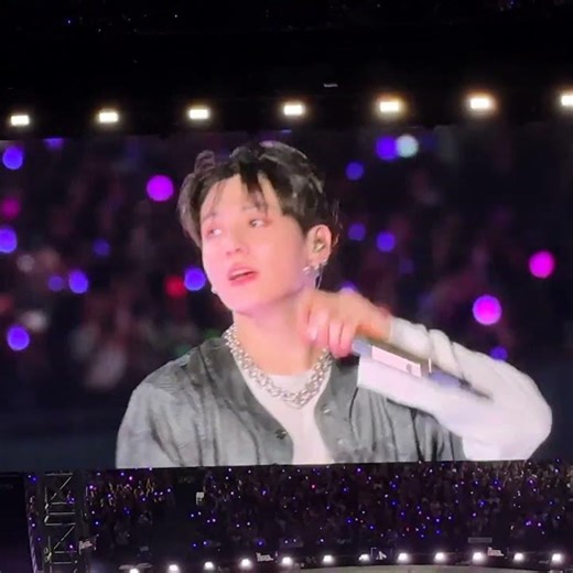 BTS Performing “Life Goes On” in Tampa (Day 3) 🔥#btslive #concert