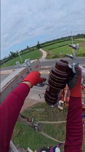 Dangerous Dropout Fuse Installation by USA Linemen 🔥