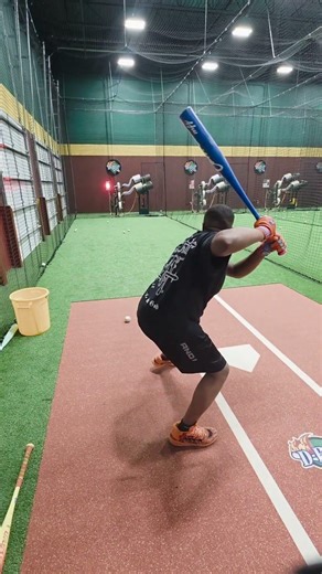 DBATS WITH THE FAMILY JUST CATCHING BARRELS. #baseballlove #baseball #baseballlife