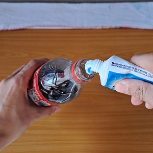 31K views · 585 reactions | Mix Toothpaste with Coke and Your Kitchen Utensils Will Shine Like Pearls. | My Tips Book | Facebook