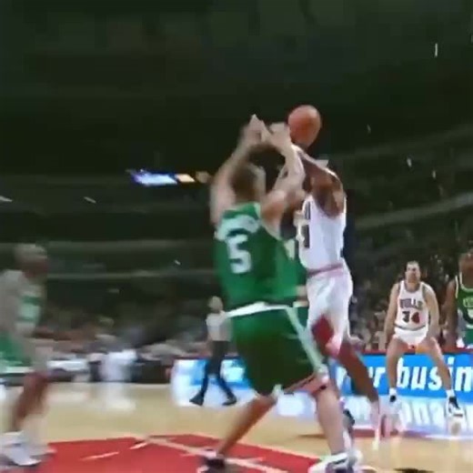 342K views · 17K reactions |  El mejor equipo en la historia de la NBA; los Chicago Bulls eran IMPARABLES.  ¡DINASTÍA! INCIvilizado #chicago #bulls #dynasty #champions #jordan #pippen #rodman #kukoc #philjackson #winners #superteam | Locos Del Basket | Facebook