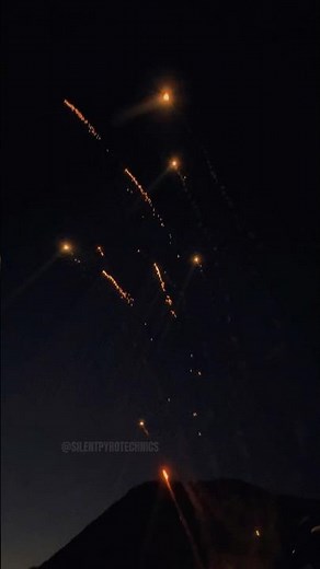 15 STROBE ROCKETS AT ONCE *INSANE* #fireworks #strobe #rocket #pyro #4thofjuly