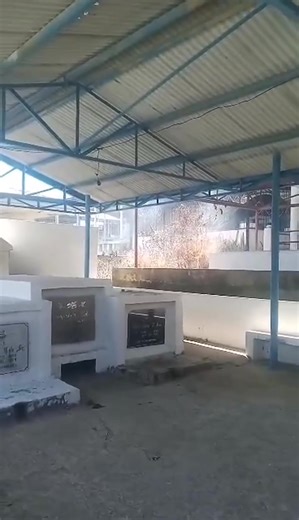 𝐓𝐀𝐍-𝐀𝐖𝐀 | Nipahimangno ang Local Government Unit sa lungsod sa Catmon sa publiko nga magpabiling mabinantayon kung managkot sila sa mga sam-angan karong kalag-kalag. Kini human adunay gikataho nga nanagkot ug nanaob sa usa ka pampublikong sementeryo sa naasoyng lungsod kaganinang alas 11:00 sa buntag ug matod pa nidako ang kayo niini gumikan sab sa kainit sa panahon. Narespondihan ra hinoon dayun sa kabomberohan sa Catmon ang maong panghitabo. Mag-amping ta, mga kasama. credit | Ang Lungso