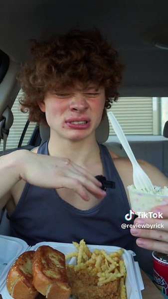 Raising canes Mukbang ASMR food review! Hope you guys enjoy this fried chicken food review! #foodasmr #raisingcanes #tastetest #foodtiktok #asmr