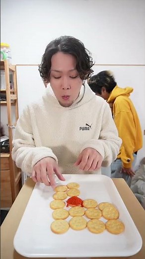 最後の一枚引いたら必ず食べなければいけない地獄の一味リッツ！#shorts #きょんくま #funny