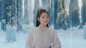 7.9M views · 340K reactions | Sweet girl was questioned by a scheming woman for plastic surgery, but she was born beautiful 甜妹被心机女质疑整容，不料是天生丽质惊艳众人 | 甜剧星球 | Facebook