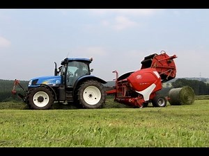 Baling with LELY Welger RP 445 and New Holland TS125A & T6030 - Noël au pressage de balles rondes