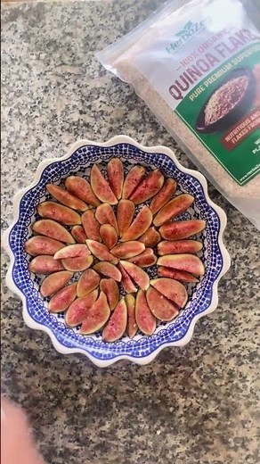 Easy Fig Crumble with Quinoa Flakes | Healthy Dessert