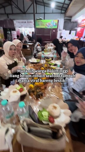Seafood Tumpah Mania: Kuliner Viral Bukittinggi
