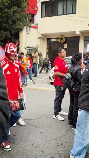 La noche del BICAMPEONATO para Toluca 🏆🏆 El #ChorizoPower levantó el título del Apertura 2025, tras una final vibrante contra Tigres 🤩 #FinalBotanera | TV Azteca Deportes