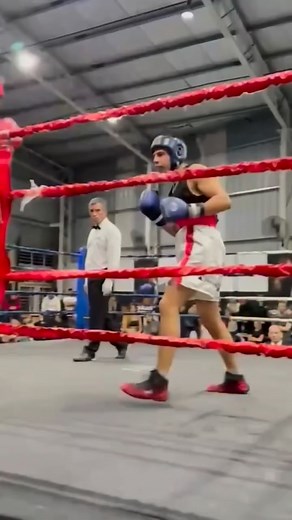 🥊.¡Aprende técnicas de boxeo que realmente funcionan en la práctica! 💥Entrenamientos rápidos e intensos que puedes hacer en casa, sin necesidad de gimnasio! 💪Gana fuerza, resistencia, disciplina y aprende a defenderte de verdad! 🚫No hay giro por aquí. Es un entrenamiento real, para aquellos que quieren resultados reales y transformación de la vida! 👉Si realmente quieres evolucionar, fortalecer tu cuerpo y mente, sígueme ahora y vamos! #mma #boxing #boxeo #box #karate #muaythai #artesmarcial