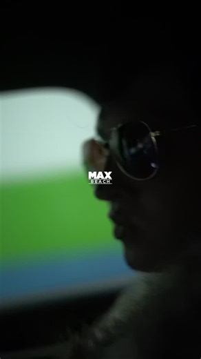 Elvis has left Las Vegas… and arrived at Max Beach.✨ 🎄This Christmas Eve, Max Beach turns into the Riviera’s answer to Vegas. Think lights, live dinner-show, special menu and the kind of festive glamour only the coast can pull off. The King himself would’ve traded the Strip for this view. | Max Beach