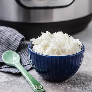 3.8K views | Instant Pot Jasmine Rice is fluffy, perfect, and so easy to make. You don’t need a rice cooker to have the most delicious, perfectly cooked rice for your next stir fry dinner! https://www.rachelcooks.com/2018/06/07/instant-pot-jasmine-rice/ | Rachel Cooks | Facebook