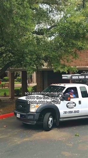 3K views · 31 reactions | Starting a pressure washing business in 2025?  Here's how to do it step-by-step — from buying your first gear to getting your first paying clients. Whether you’re soft washing, cleaning driveways, or building a full-time biz, this video series breaks it all down  #pressurewashing #pressurecleaning #sidehustle #pressurewashingbusiness | Jobber | Facebook