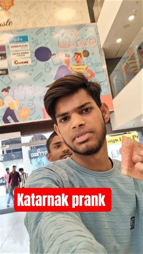 Aaj mai apne dosto ke sath mall me gaya shoping karne lekin #shorts #ytshorts #minivlog