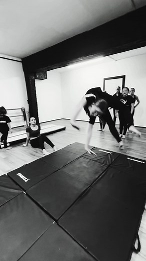 Freestyle Dance Acro Moves
