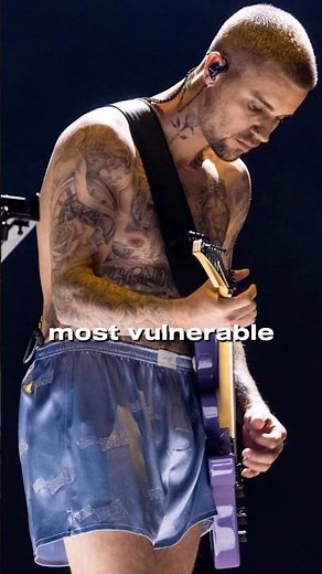 Justin Bieber Performs in BOXERS at Grammys 2026!