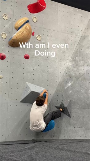Mastering the Dyno Technique in Bouldering