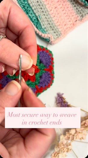 If you’re a crochet beginner, ever wondered what to do with the yarn ends? What’s the best way to weave in crochet ends securely? Split the yarn and weave the tails with a darning needle. It can’t be done easily with all yarns, but any with strands (or twisted ply) you can split the yarn down the middle and weave them in separately to ensure they won’t budge. Then it’s just a matter of darning or threading the yarn tails through the back side of the crochet, in and out, in different directions, 