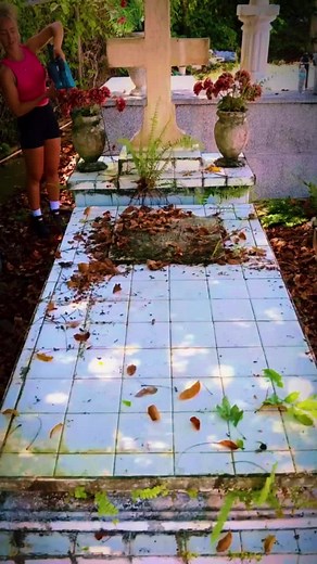 Effective Gravestone Cleaning Techniques for Cemeteries