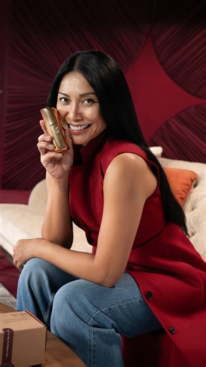 Anggun Official on Instagram: "Setiap saya diminta untuk menjadi Brand Ambassador satu brand, saya harus kenal dulu, tau dulu produknya dan yang penting suka dan percaya dengan yang mereka klaim, karena saya tidak mau membohongi siapapun, termasuk diri sendiri. @w3bselfcare benar2 sebagus itu, sepraktis itu, 1 magic bottle ini selalu saya bawa kemana-mana dan yang lebih seneng lagi produk ini buatan INDONESIA! Keren kan 💋💋"
