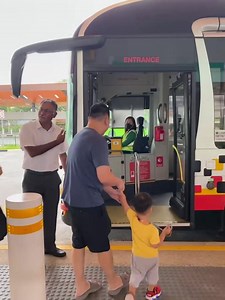 271K views · 1.9K reactions | Saying “hi” to 870 Bus Captain and commuters at Jurong Town Hall Bus Interchange  Happy to share that Bus 870 is a newly launched service which will benefit Bukit Batok residents staying in Bukit Batok West Ave 1, Ave 3 and Ave 6. | Murali Pillai | Facebook
